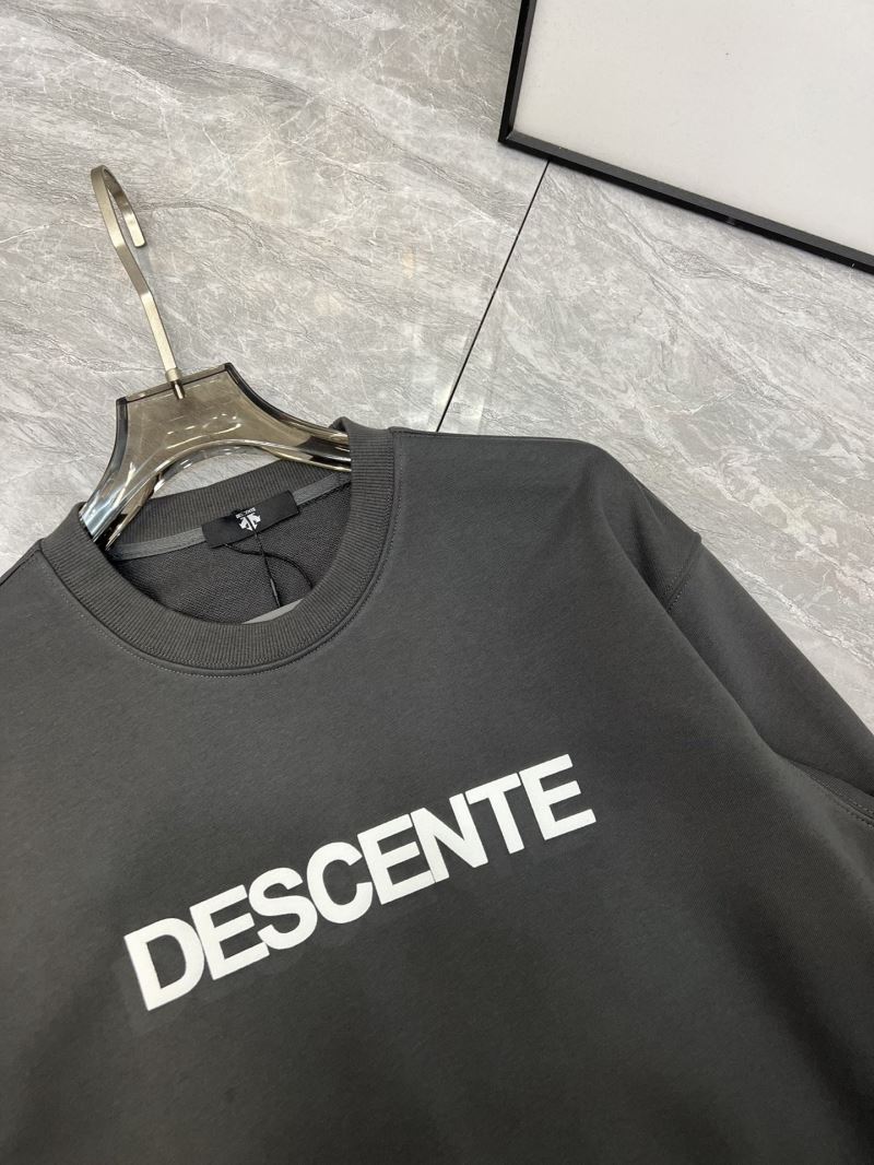 Descente Hoodies